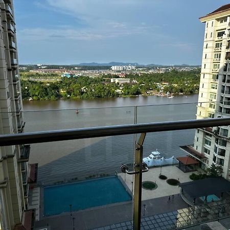 A.R Homestay Riverine Condominium 쿠칭 외부 사진