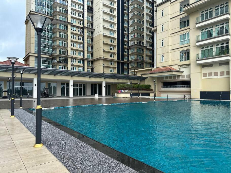 A.R Homestay Riverine Condominium 쿠칭 외부 사진